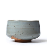 Japanische Matcha-Schale (Chawan) in Türkis-Blau, Form Han-tsutsu-gata