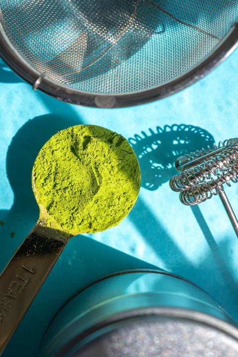 Matcha und Metall: Ist das wirklich ein Problem?