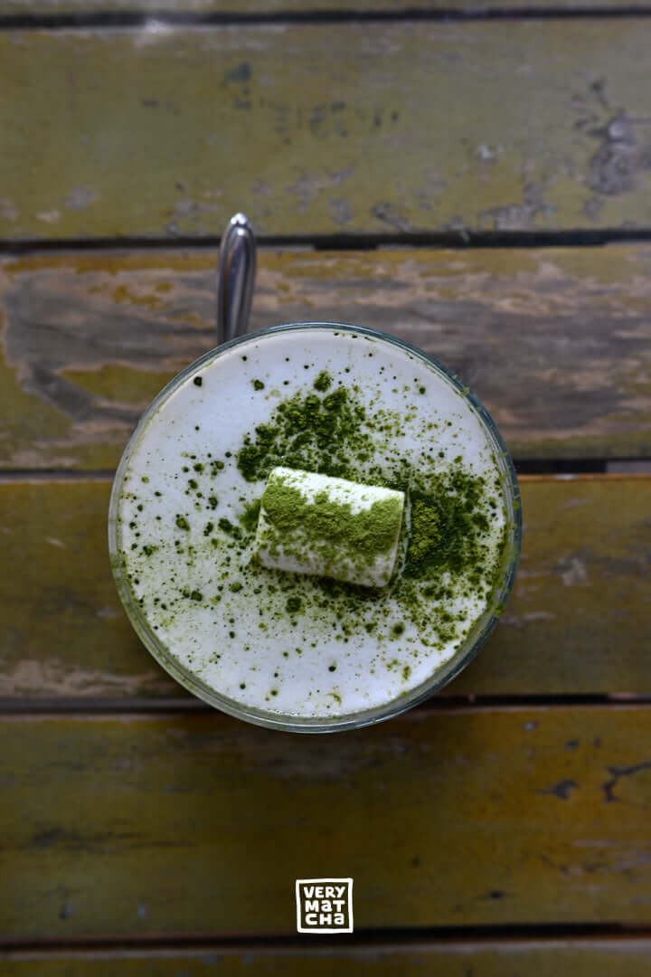 Täglicher Matcha-Konsum kann Stress reduzieren und zum Muskelaufbau beim Training beitragen.