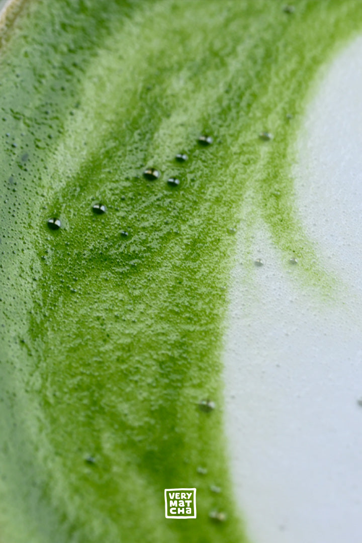 Darf man Matcha auf leeren, nüchternen Magen trinken?