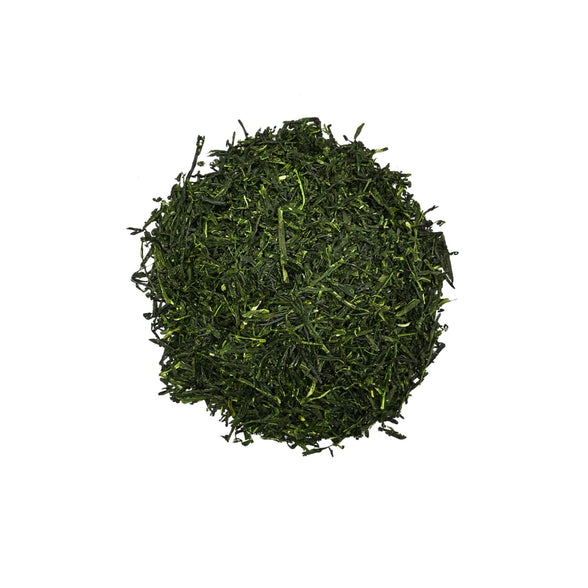 Detailaufnahme: Original japanischer Grüntee: Bio Kabuse Sencha aus Kagoshima, 10 Tage beschattet für feine Süße und ausgewogenes Umami.