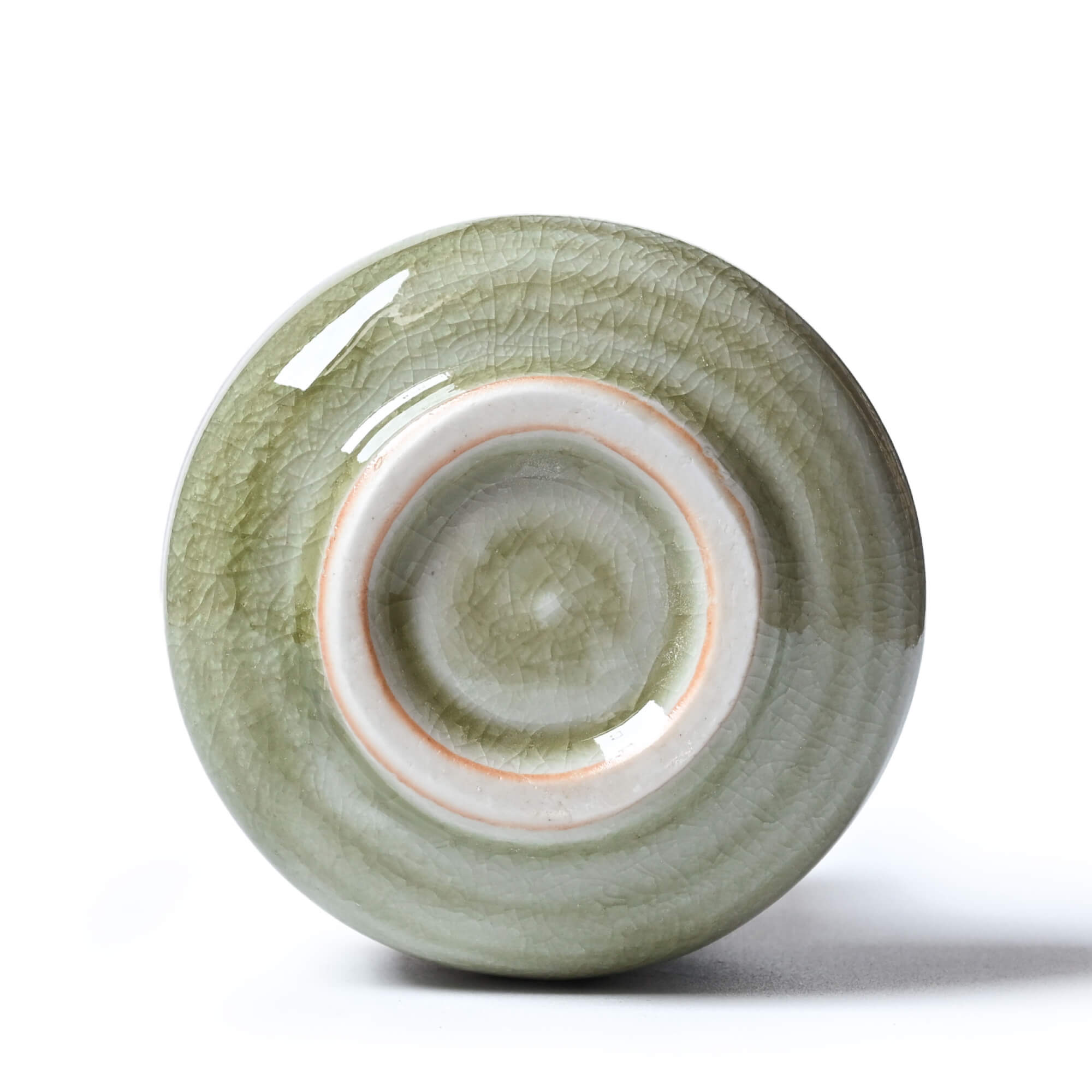 Unterseite: Matcha Schale KIYOMIZU - Chawan im Oribe-Stil, handgefertigt in Japan | VERY MATCHA®