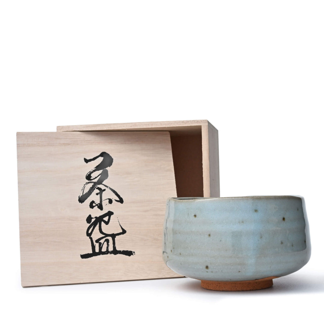Matcha Schale MIZUNO, Han-tsutsu-gata Chawan aus Keramik mit Ao Shinyo Glasur, Made in Japan mit Holzkiste