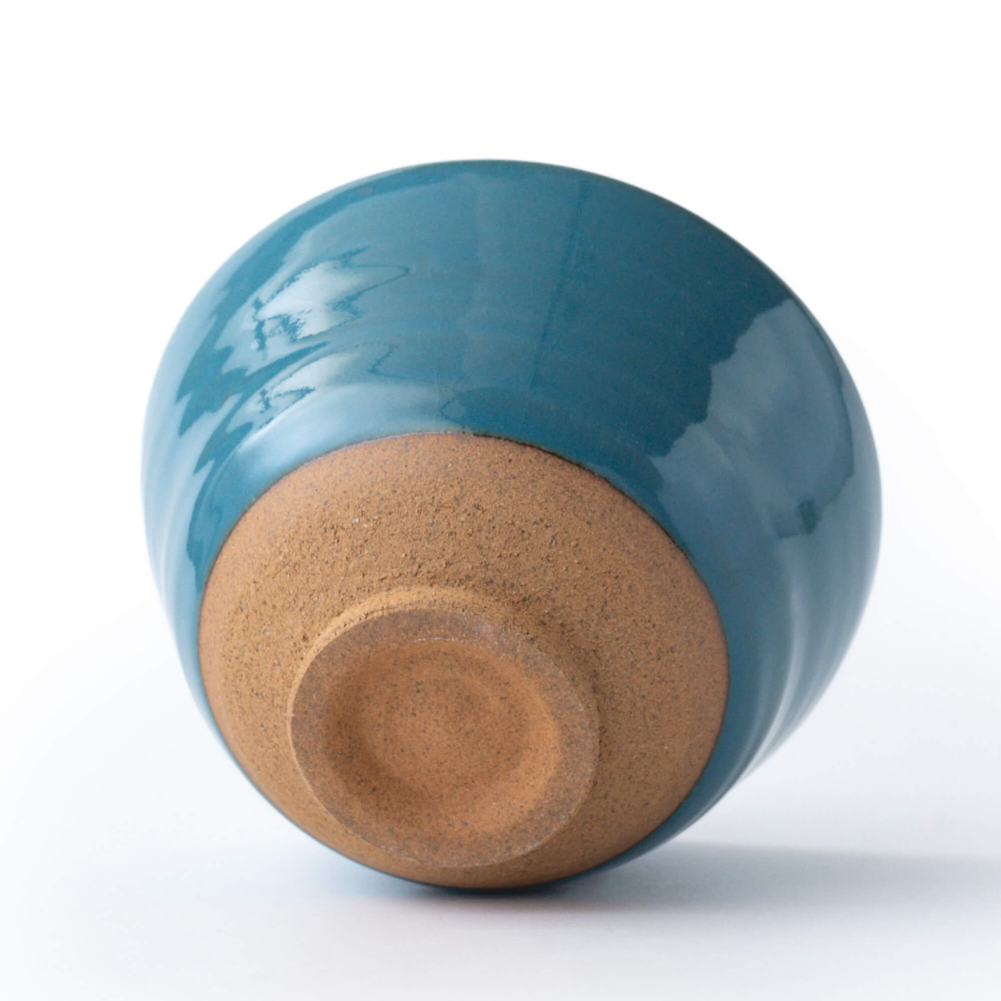 Matcha Schale SHINKAI – Chawan mit tiefblauer Glasur in eleganter Sogi-nari Schalenform, Made in Japan
