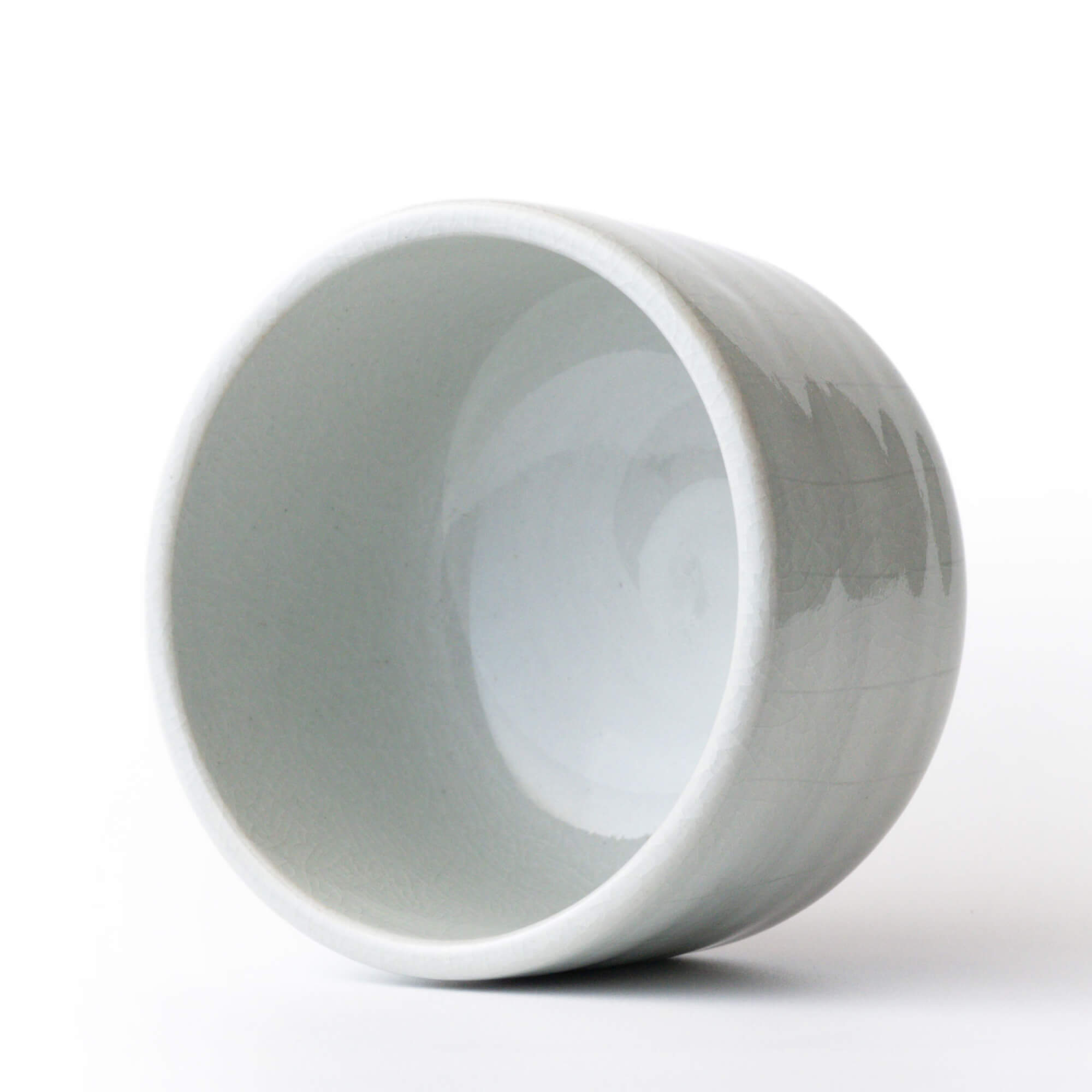 Matcha Schale SHIRAUME – kleiner Tsutsu-gata Chawan mit feiner Kobiki-Glasur, Made in Japan