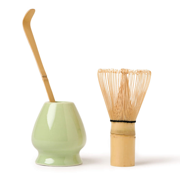 Matcha-Set mit Bambusbesen (Chasen), Bambuslöffel (Chashaku) und Besenhalter (Chasentate) in Minze – perfekt für die traditionelle Matcha-Zubereitung.